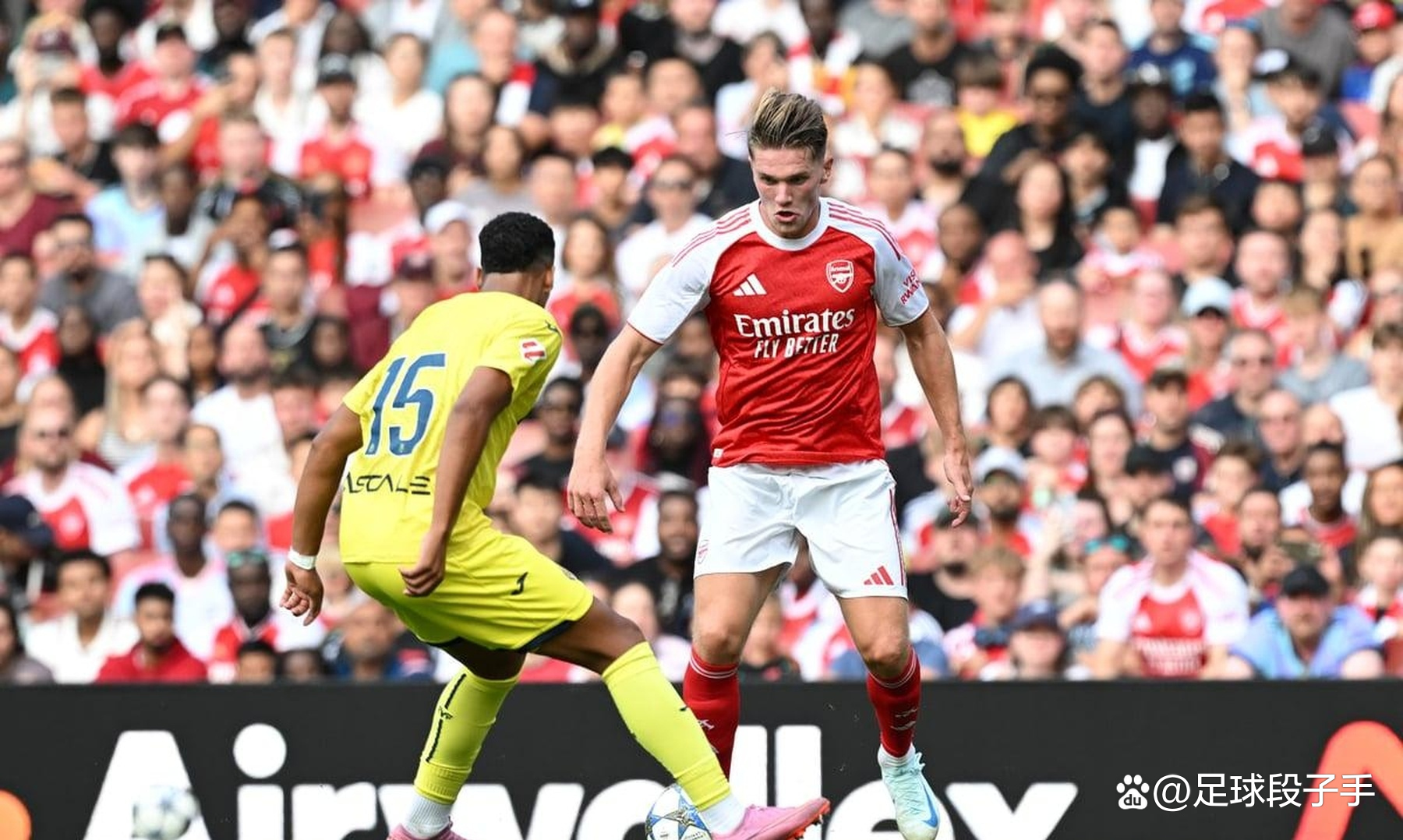 开云品牌阿森纳训练开放日；集结日复出首秀引欢呼；德国杯在即；临场指挥获称赞的简单介绍